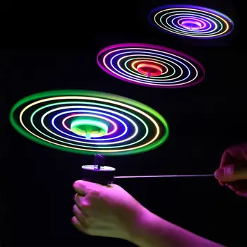 Svetelný Lietajúci Disk Vrtule Hračky LED Osvetlenie Vytiahnite Reťazec Lietajúce UFO Hračka Spinning Top Deti Vonkajšie Hry, Športové Hračky